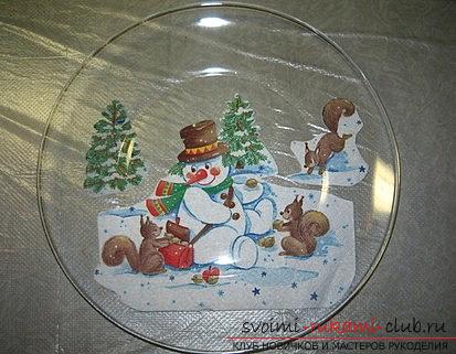 Украшение новогодней тарелки для рождественского стола - мастер-класс декупажа. Фото №2