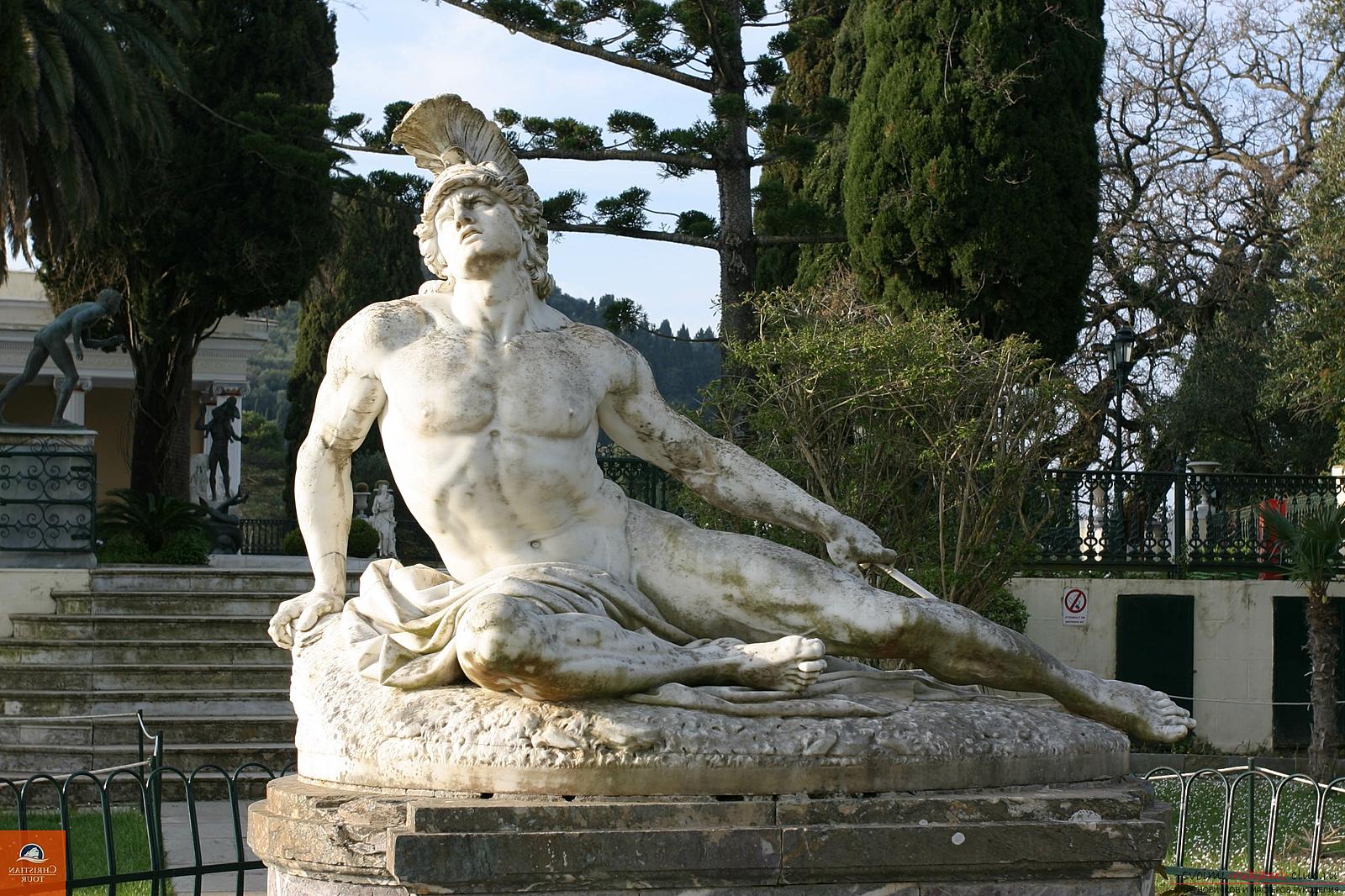 Статуи в греции