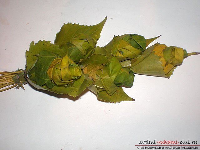 Осенний букет из кленовых листьев. Фото №13
