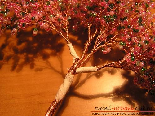 Цветущая сакура из бисера. Фото №12