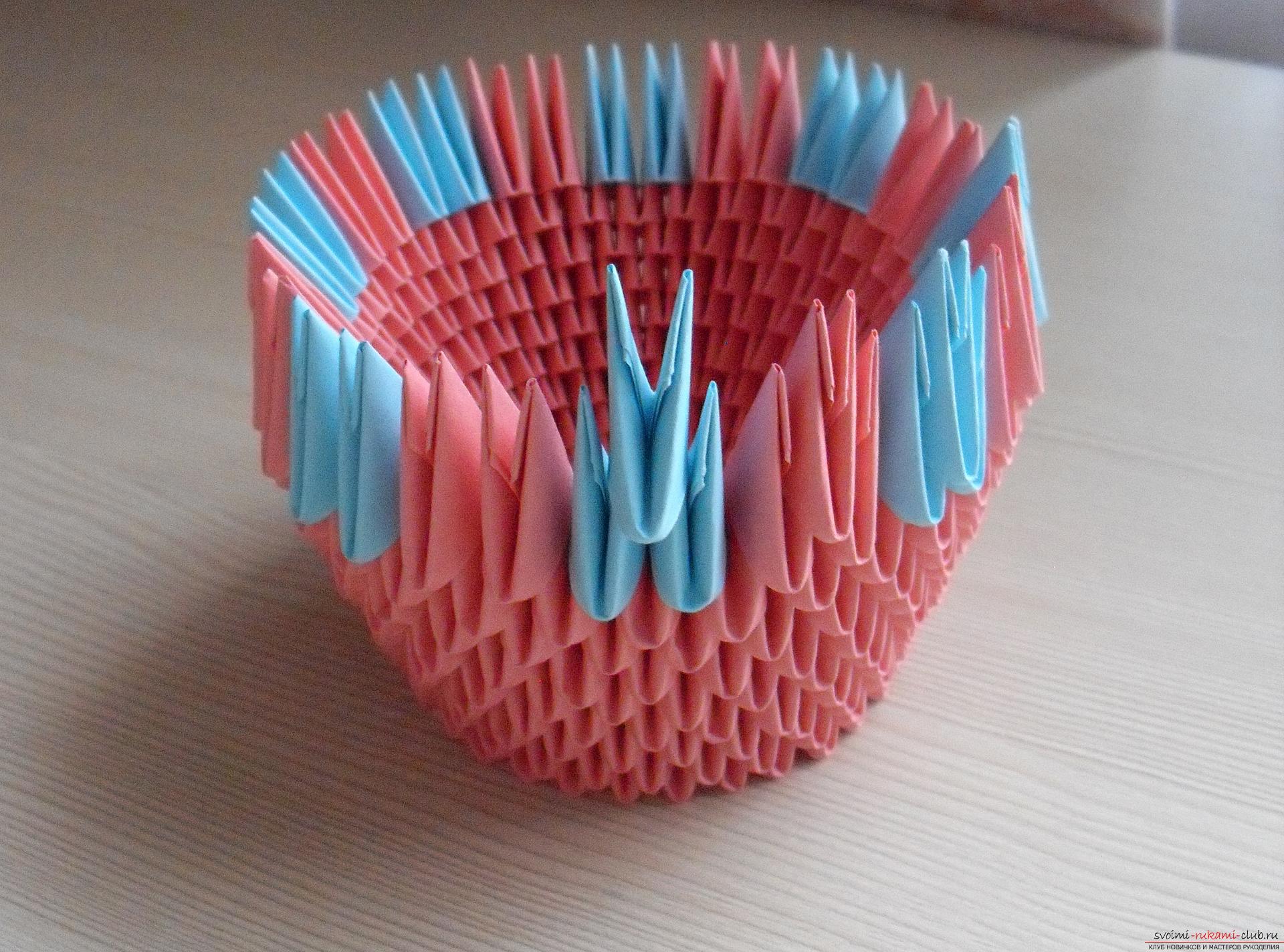 Этот пошаговый мастер-класс с инструкцией модульного оригами научит как сделать корзинку с лилиями.. Фото №7