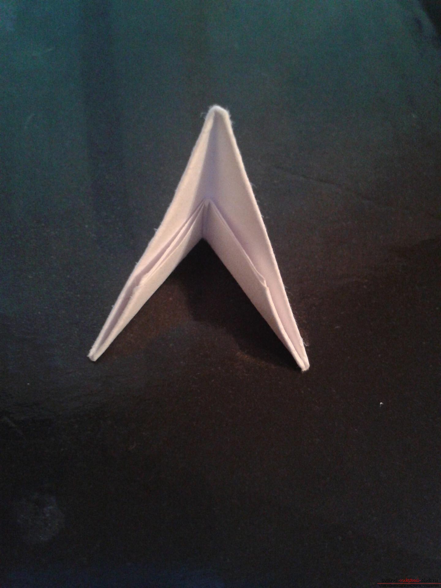 Данный мастер-класс содержит подробную схему и описание модульного оригами - лебедя из модулей.. Фото №15