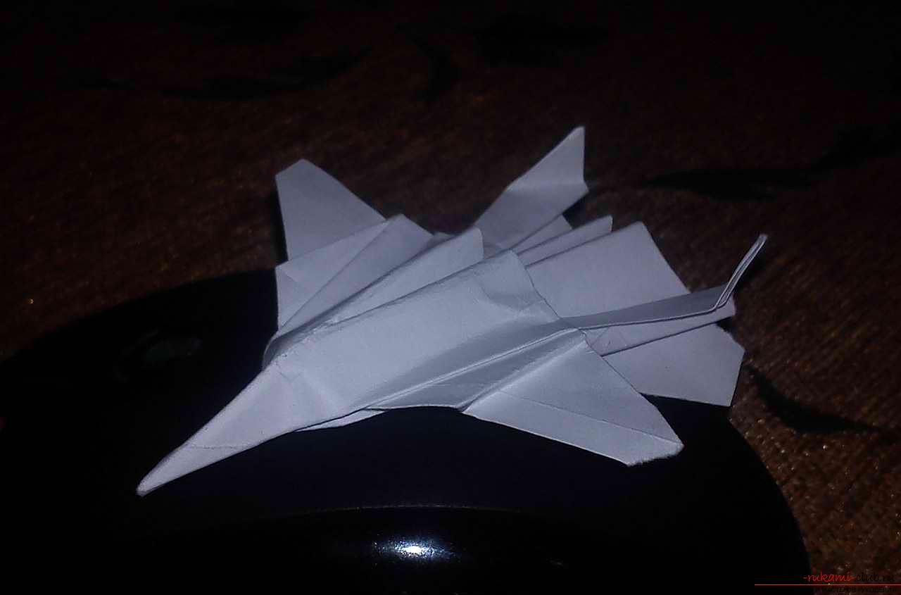 Способы изготовления бумажных самолетиков в технике оригами. Фото №8