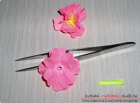 Цветы сакуры в технике оригами. Фото №11