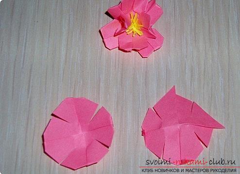 Цветы сакуры в технике оригами. Фото №6