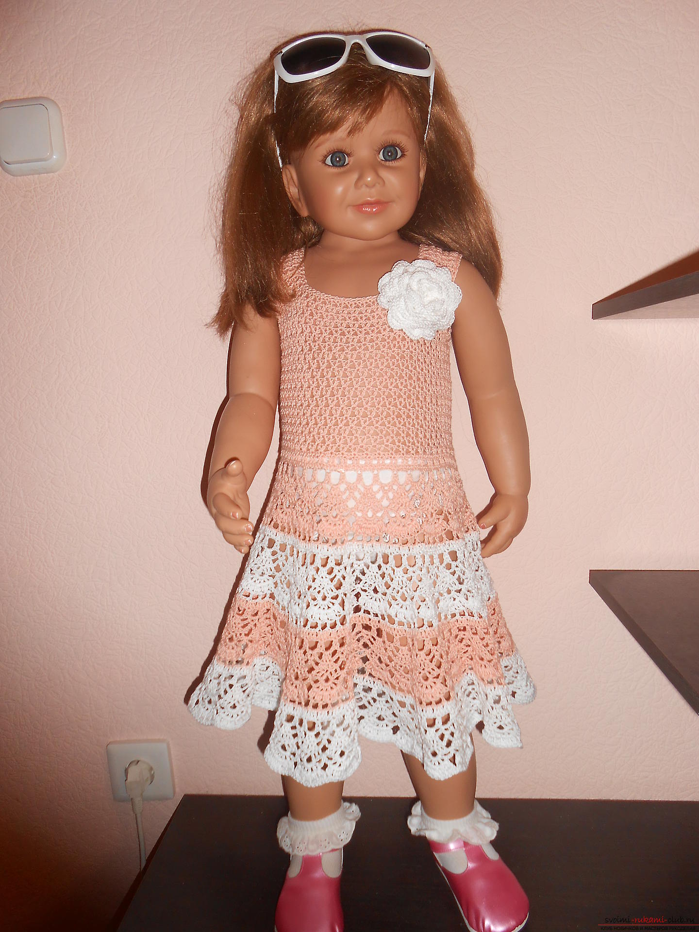 Нежное детское платье крючком из хлопчатобумажной пряжи Coco. Фото №2