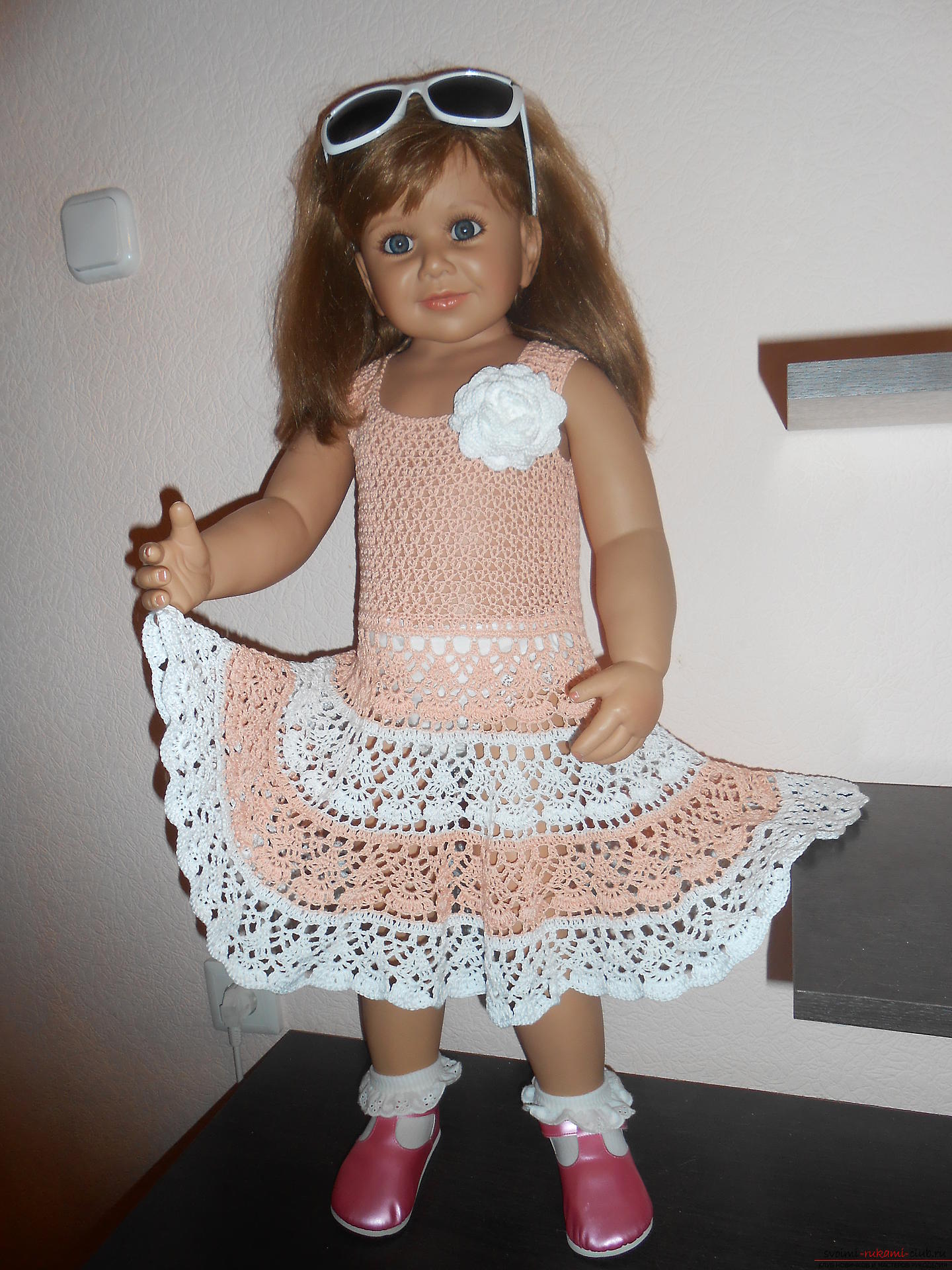 Нежное детское платье крючком из хлопчатобумажной пряжи Coco. Фото №4