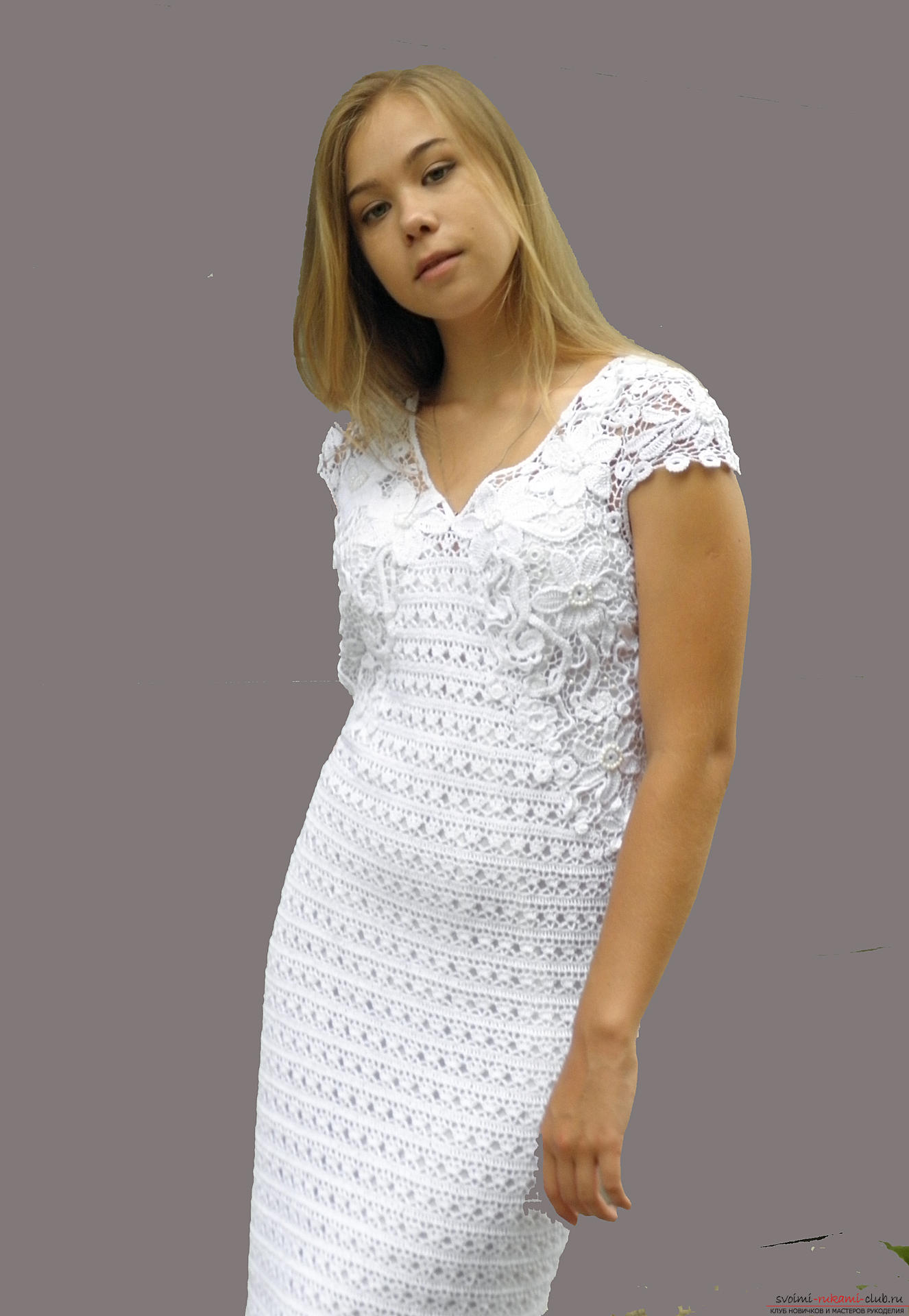 Подробное описание белоснежного платья, связанного крючком в смешанной технике. Фото №3