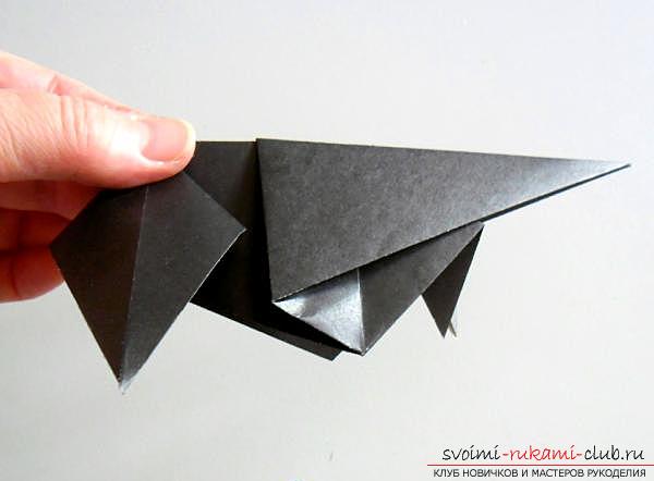 Как сделать ворону в технике оригами. Фото №14