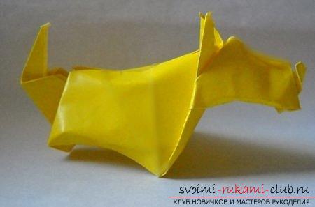 Объемная фигура собаки в технике оригами. Фото №6