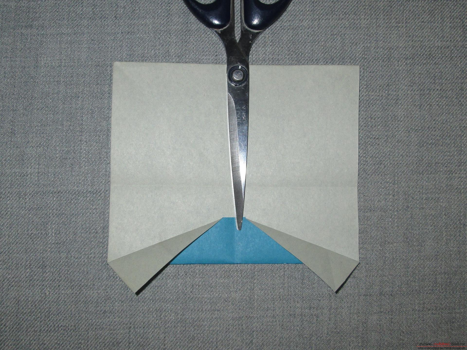 Этот подробный мастер-класс оригами из бумаги для детей 6 лет научит как сделать своими руками симпатичный автомобильчик.. Фото №6
