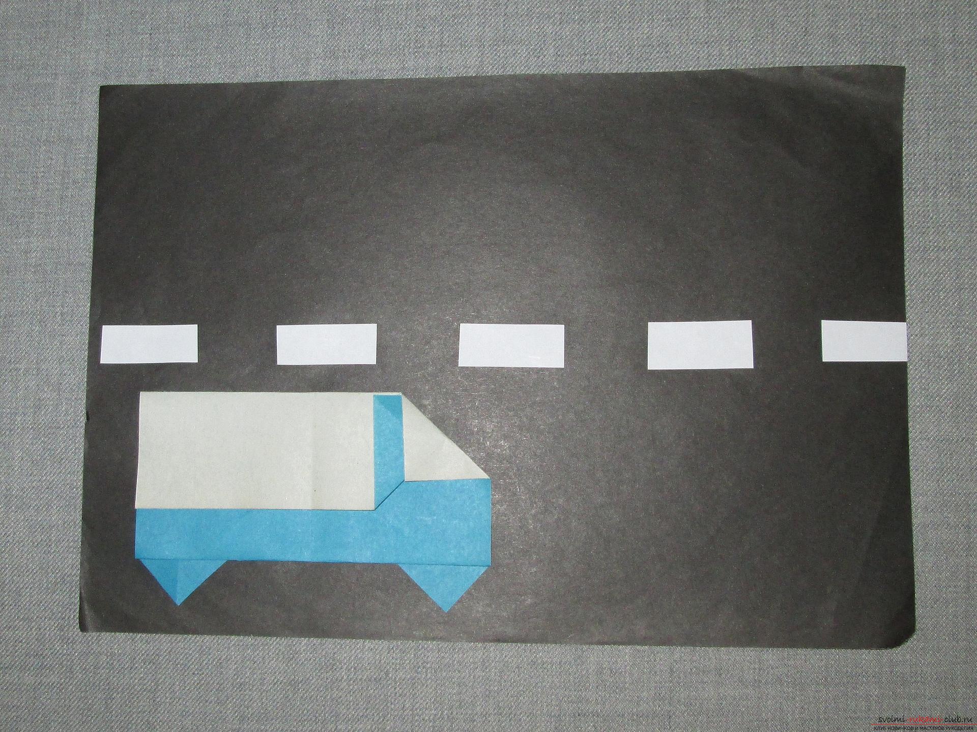 Этот подробный мастер-класс оригами из бумаги для детей 6 лет научит как сделать своими руками симпатичный автомобильчик.. Фото №12