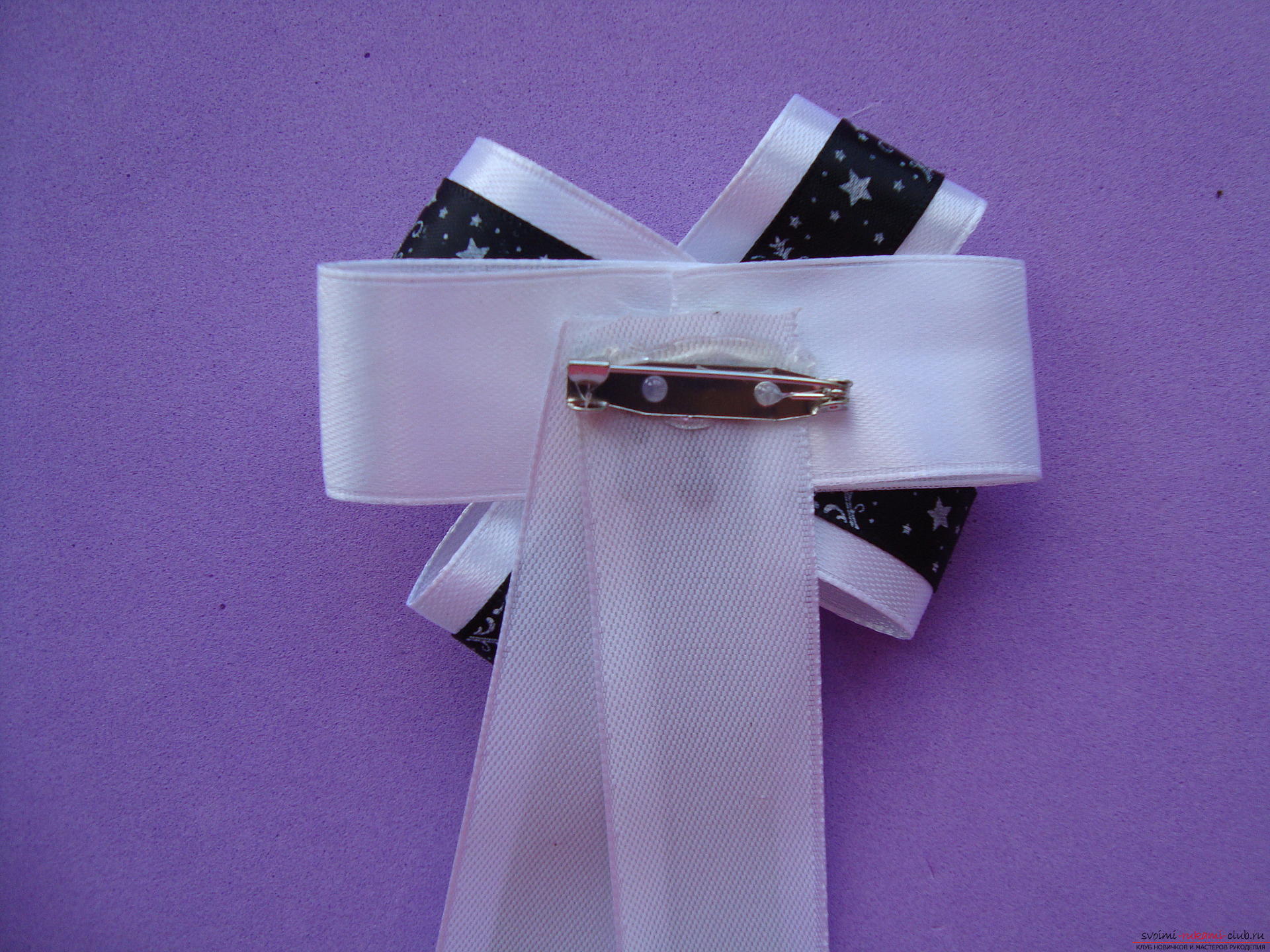 Стильный галстук для девочки га 1 сентября. Пошаговая инструкция по изготовлению галстука своими руками