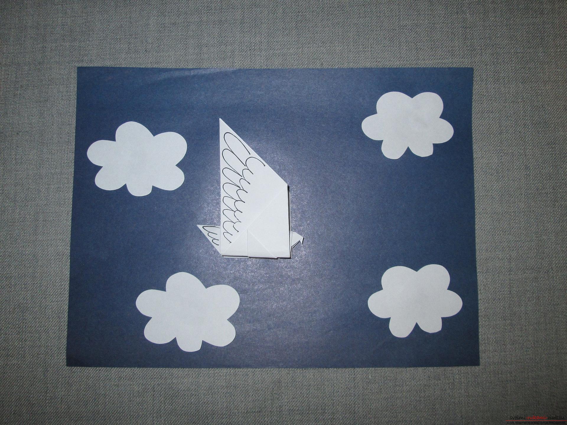 Этот подробный мастер-класс оригами для детей 8 лет научит как сделать оригами-голубя из бумаги.. Фото №10