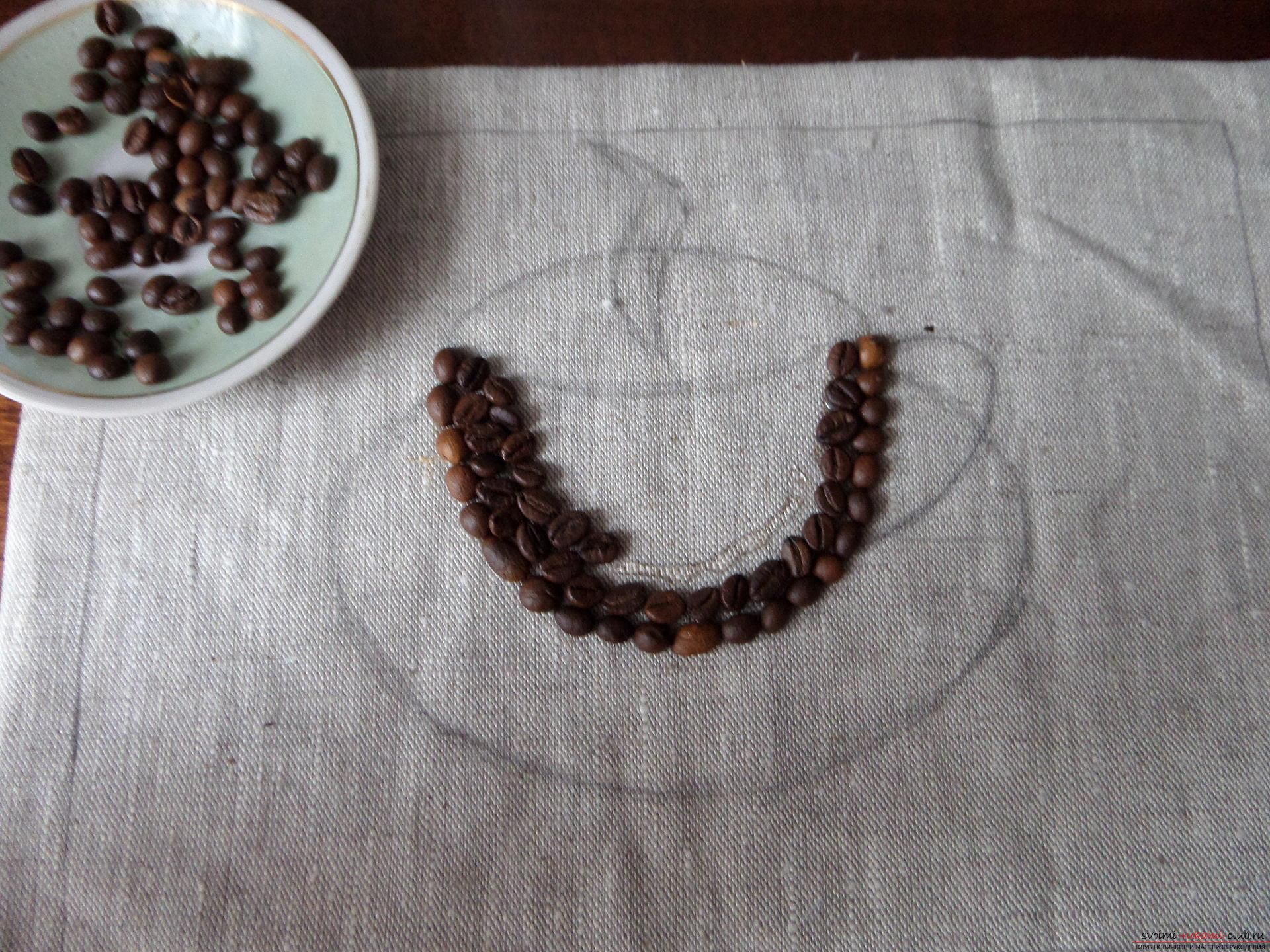 Этот мастер-класс с фото и описанием научит как делать кофейные картины из зерен кофе для кухни.. Фото №22