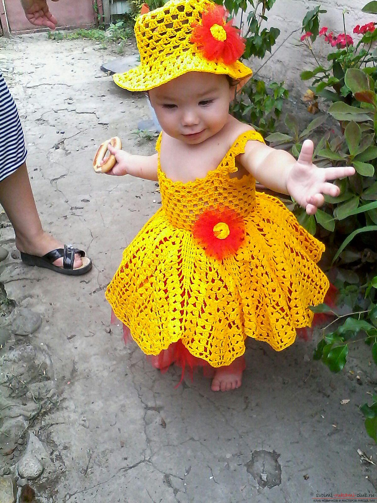 Солнечное платье с панамкой  для девочки. Фото №1