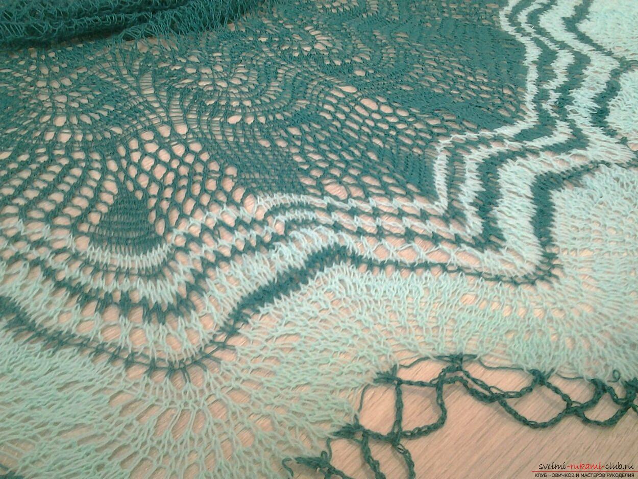 Ажурная шаль из шерсти мериноса. Фото №3