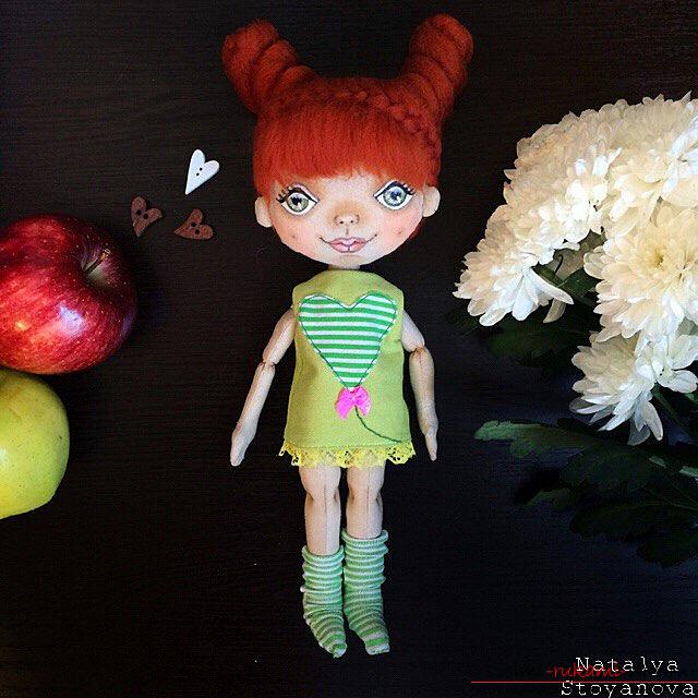 Текстильная кукла с оригинальной прической. Фото №1