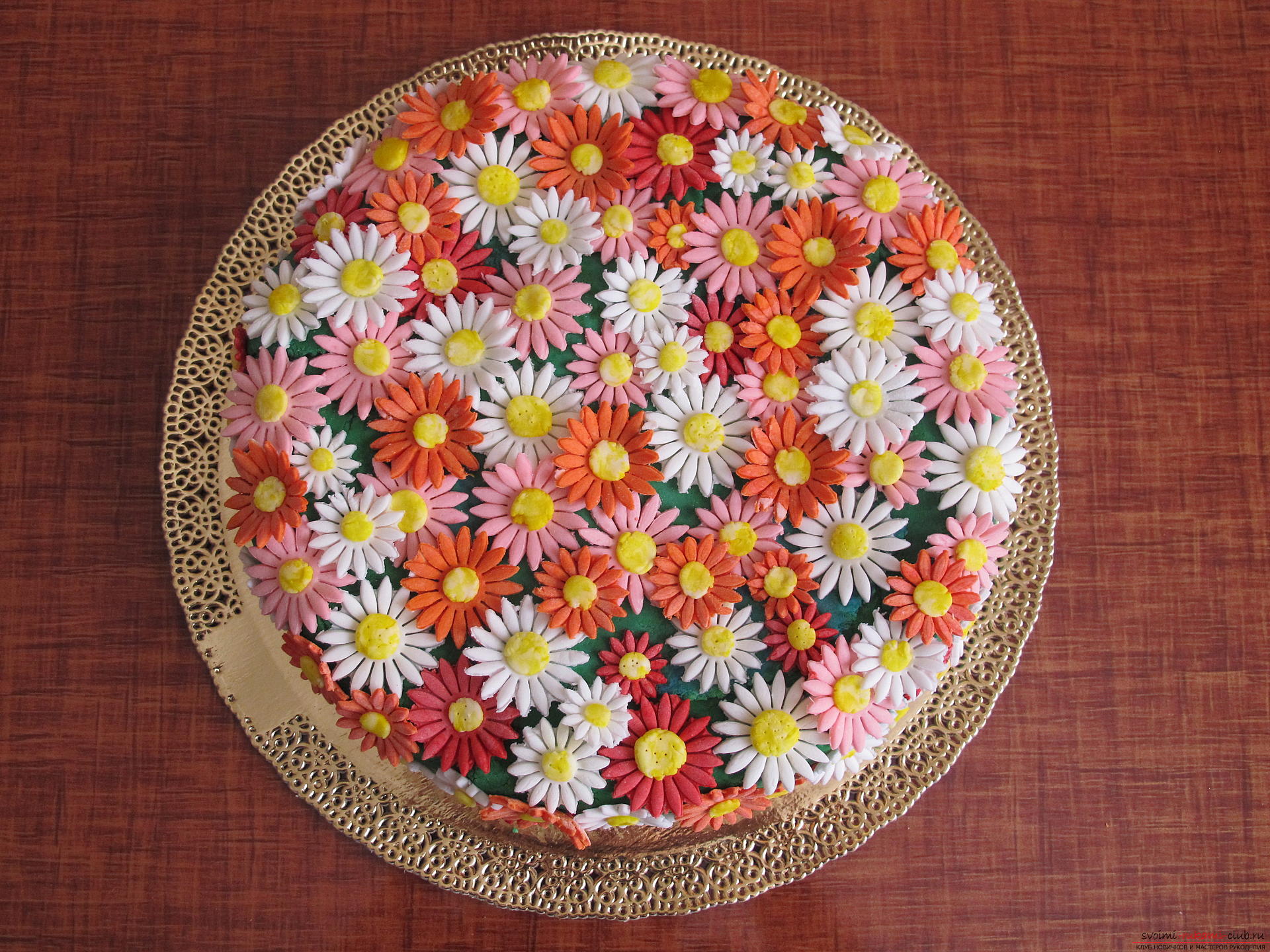 Торт с мастичными цветами. Фото №2