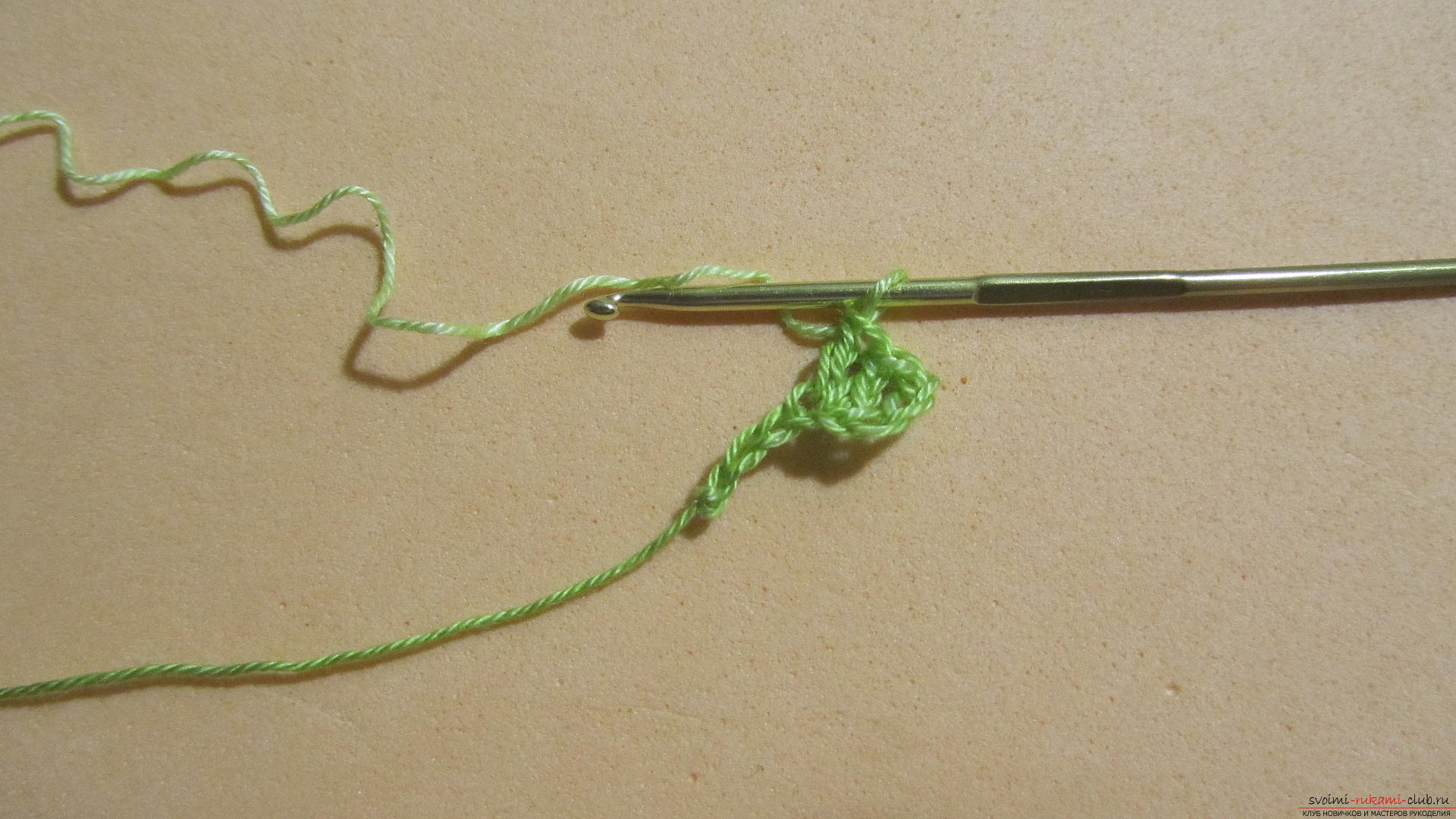 Этот мастер-класс со схемой и описанием вязания крючком научит вязать кружево с сердечками.. Фото №3
