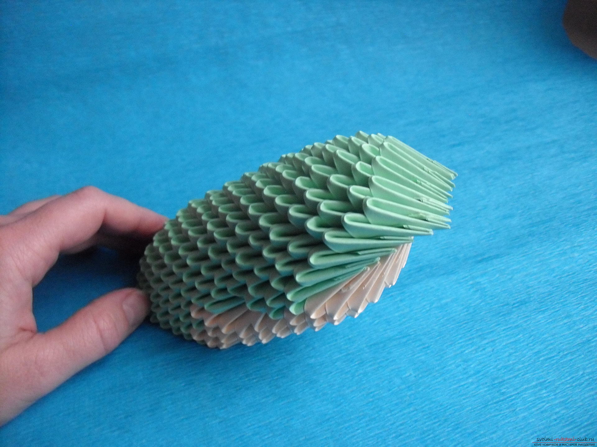 Этот мастер-класс расскажет как сделать поделку из модульных оригами - лягушку.. Фото №14