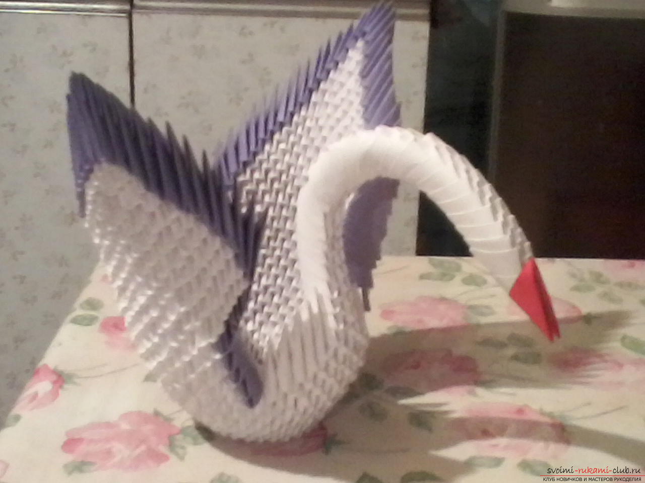 Этот мастер-класс покажет, как можно сделать модульное оригами - лебедя.. Фото №1