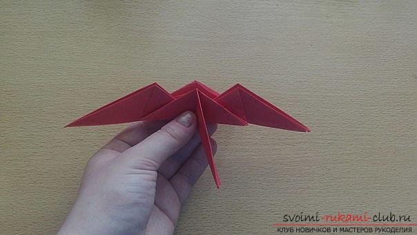 Этот подробный мастер-класс содержит схему оригами-дракона из бумаги, которого можно сделать своими руками.. Фото №31