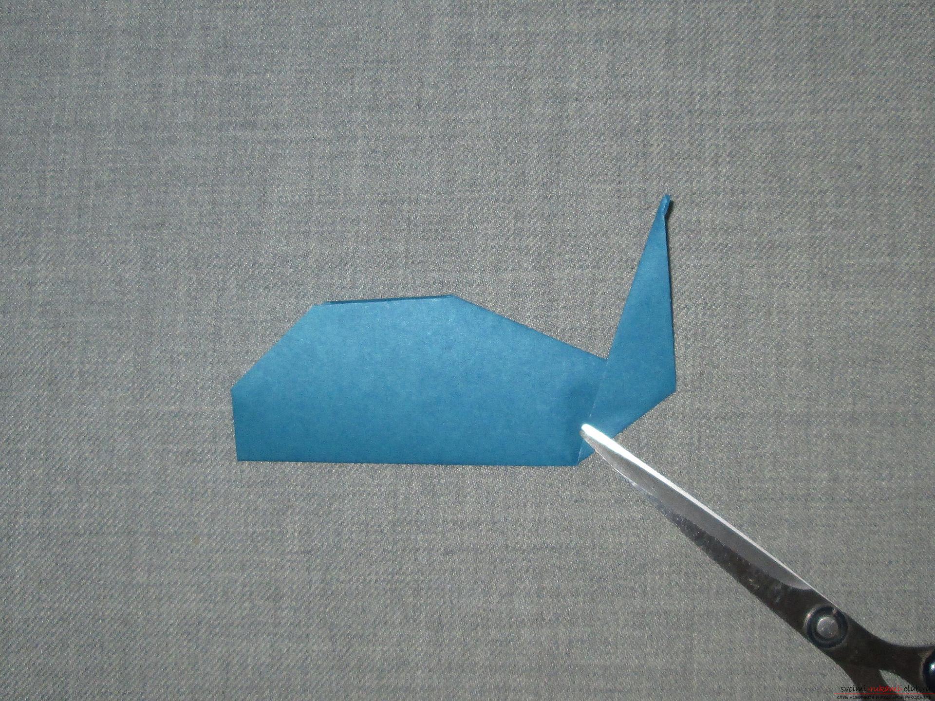 Этот подробный мастер-класс оригами для детей 7 лет научит как сделать семью китов из бумаги своими руками.. Фото №7
