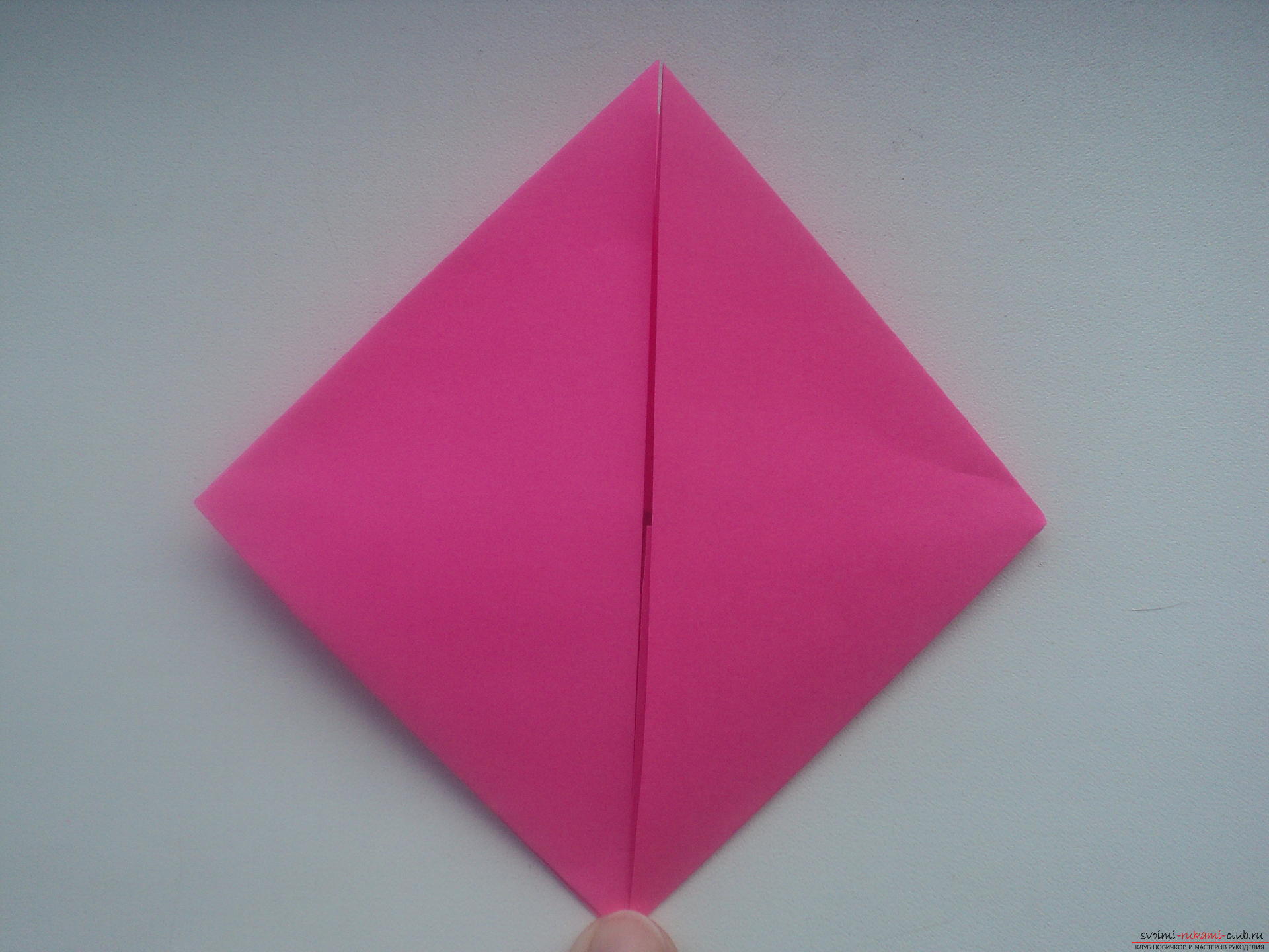 Этот подробный мастер-класс с пошаговыми фото и описанием научит как сделать своими руками оригами-сердце из бумаги.. Фото №18
