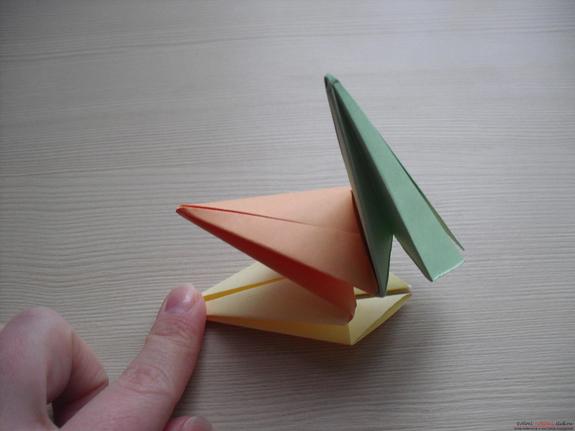 Этот мастер-класс расскажет как сделать своими руками поделку из бумаги - оригами-трансформер.. Фото №17