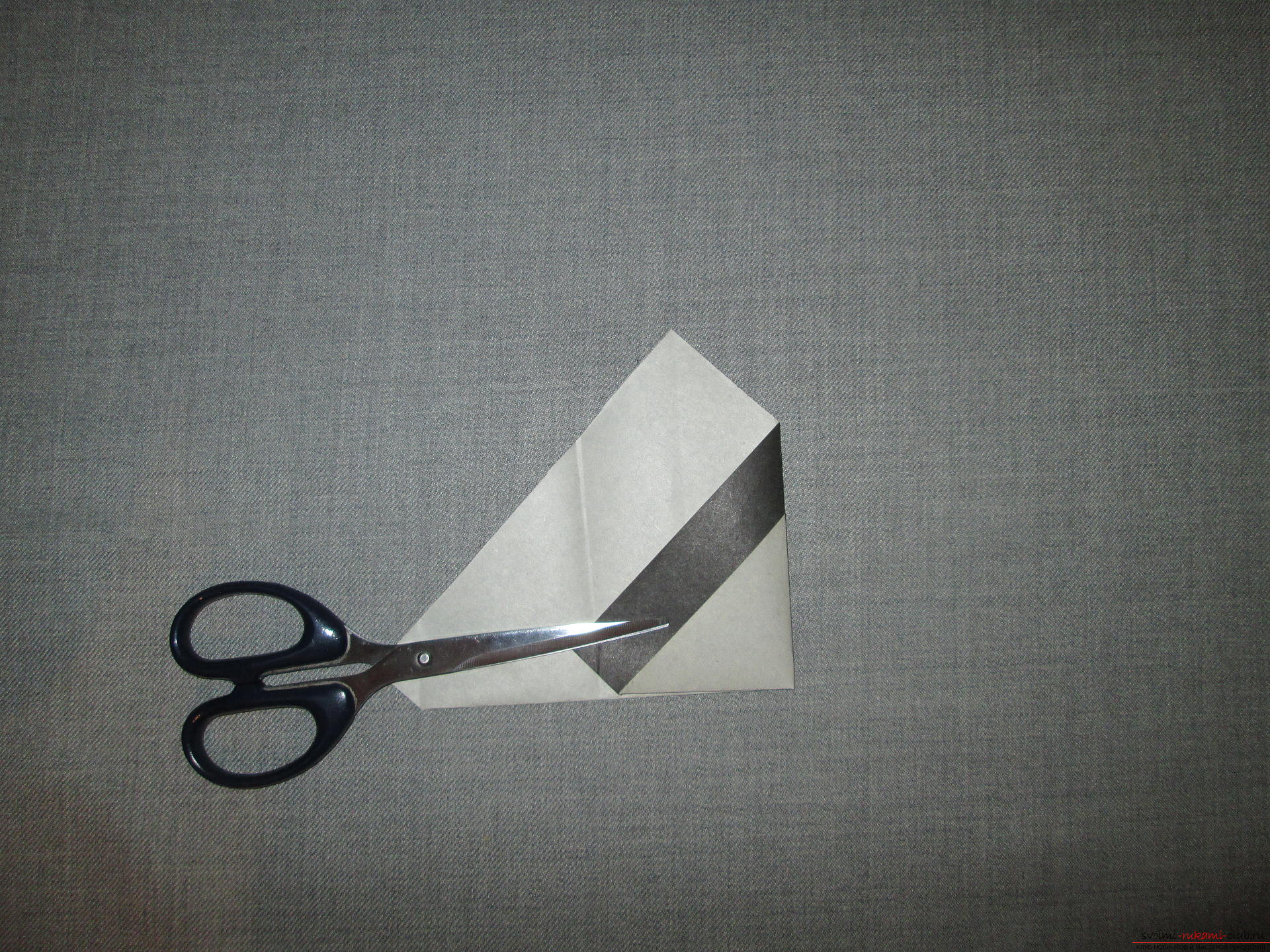 Этот подробный мастер-класс оригами из бумаги для детей 6 лет научит как сделать своими руками симпатичных пингвинов.. Фото №6
