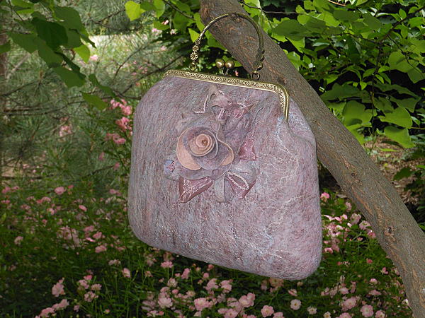 Валяная сумка "Пыльная роза". Женские сумки - ручной работы.
