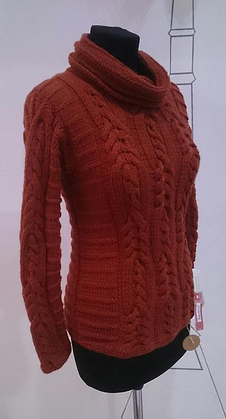 Теплый вязаный женский свитер. Кофты и свитера - ручной работы. Фото 2