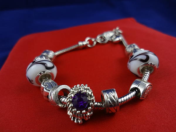 Металлический браслет с фиолетовым камнем . Браслеты - ручной работы. Фото 3