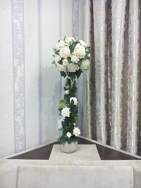 Дерево счастья из белых роз. Топиарии - ручной работы. Фото 3