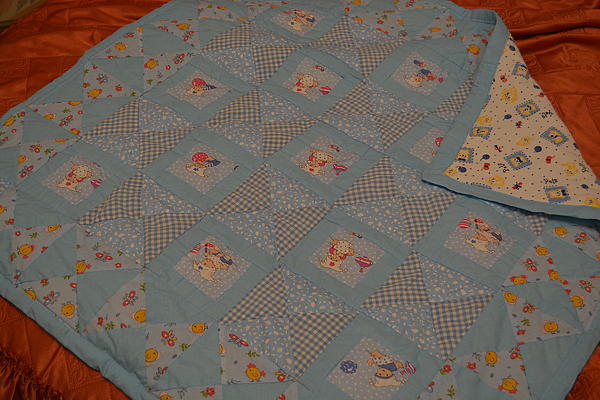 Лоскутное одеяло детское в голубых тонах. Пледы и одеяла - ручной работы.