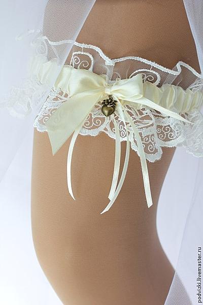 Подвязка для невесты свадебная -Комплект "Кружевной". Одежда и аксессуары - ручной работы. Фото 4