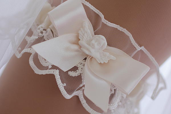Подвязка для невесты Ангел. Одежда и аксессуары - ручной работы. Фото 3
