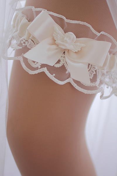 Подвязка для невесты Ангел. Одежда и аксессуары - ручной работы. Фото 6