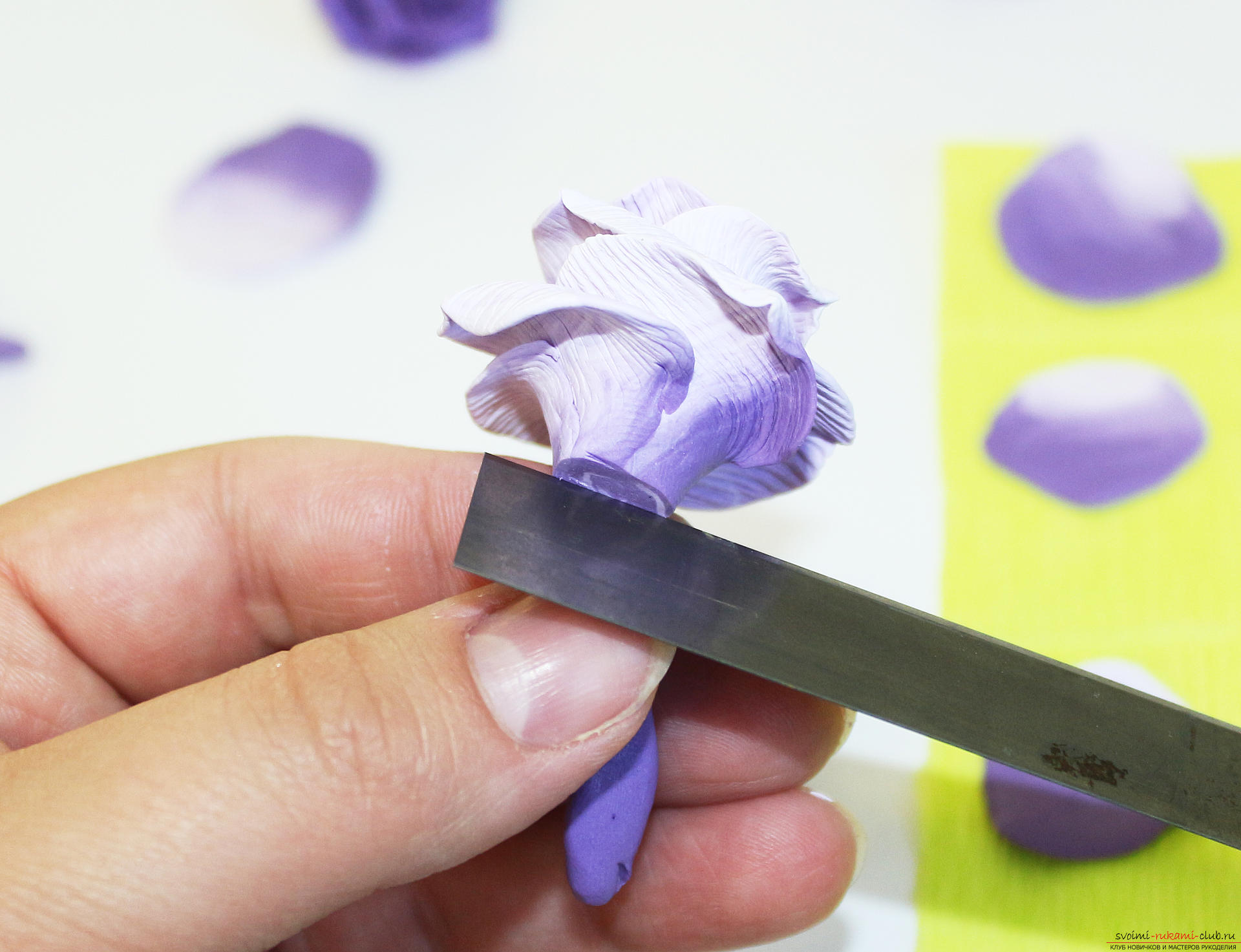 Этот мастер-класс с фото и описанием научит как сделать цветы - розы - из полимерной глины в технике текстурирование.. Фото №39