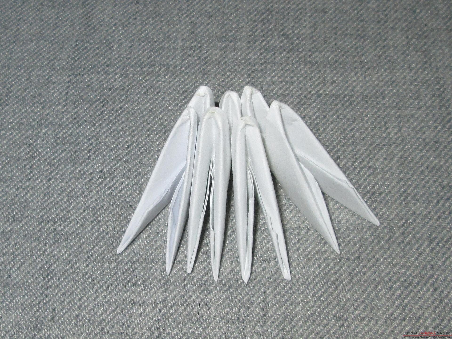 Этот мастер-класс расскажет как сделать своими руками из модульных оригами из бумаги русскую красавицу.. Фото №30