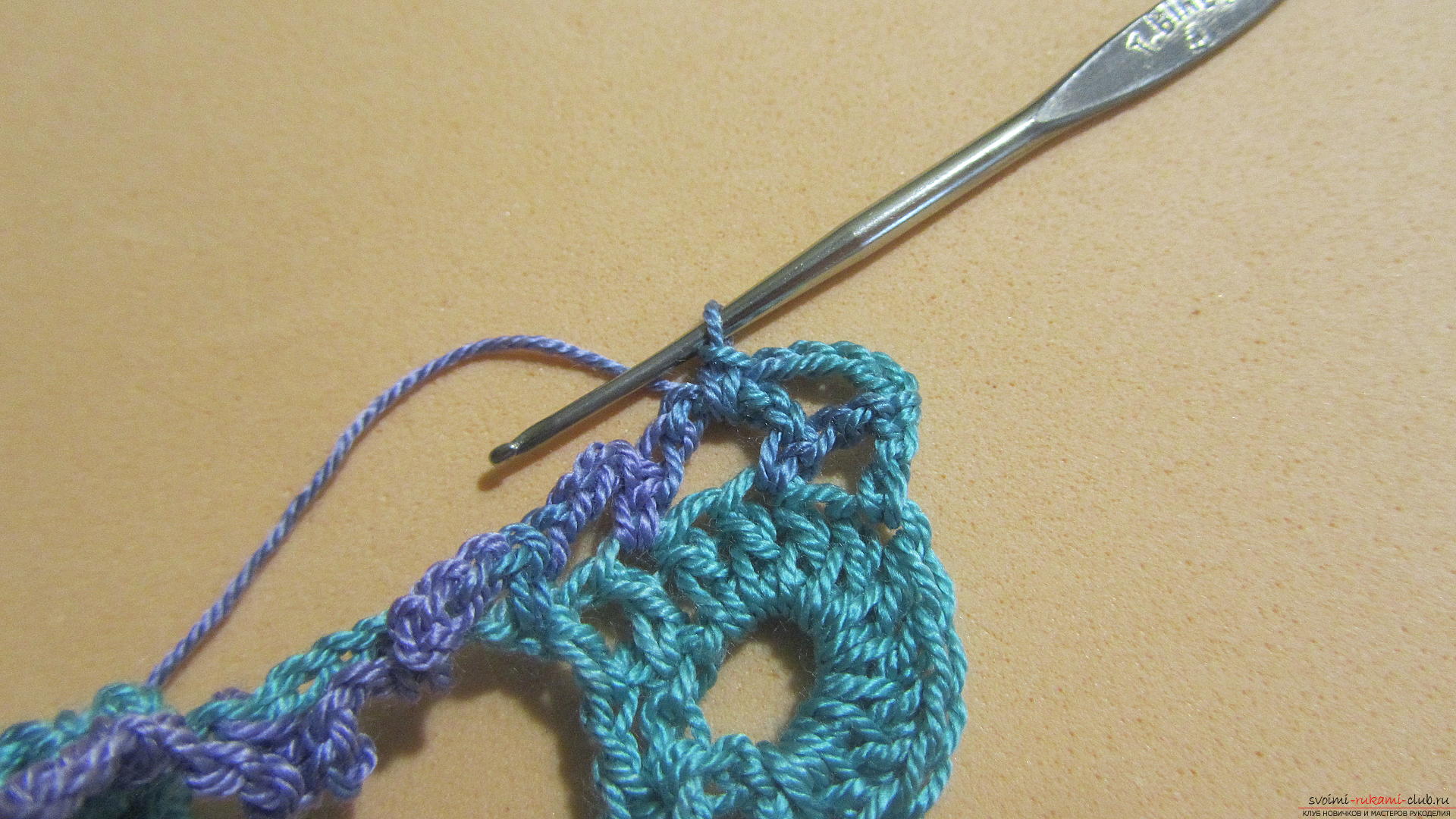 Мастер-класс подробно расскажет о вязании крючком ажурного шарфика. Фото №44
