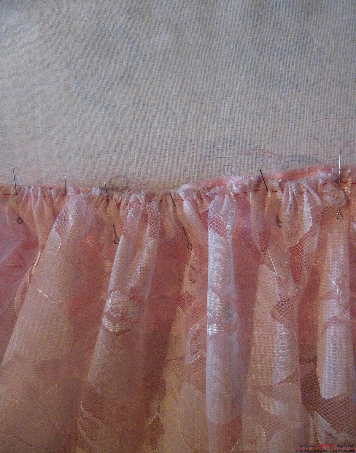 Этот подробный мастер-класс шитья детской одежды расскажет как сшить нарядную юбку для девочки своими руками.. Фото №17
