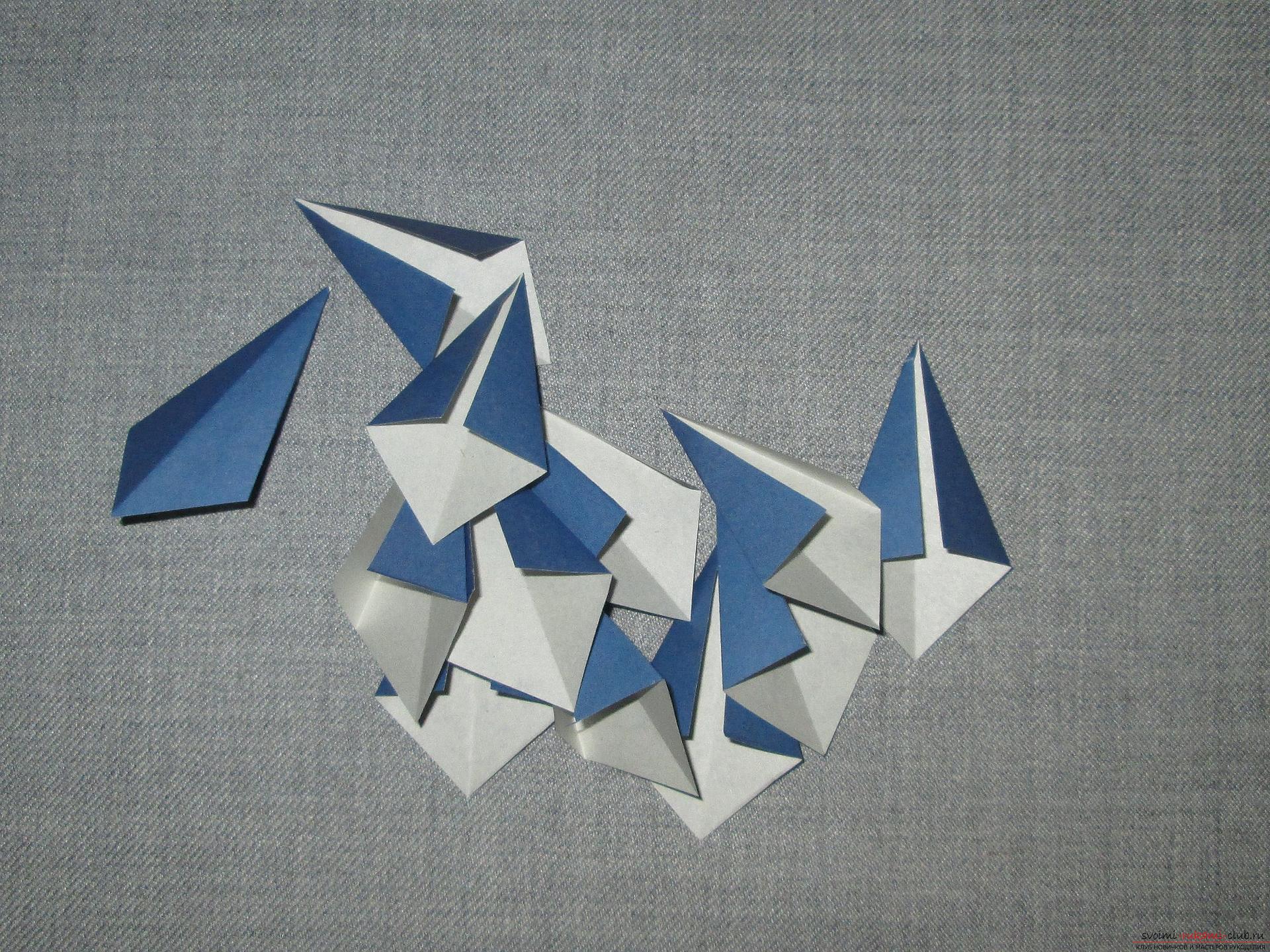 Этот подробный мастер-класс оригами из бумаги для детей 4 лет научит как сделать своими руками снежинку.. Фото №5