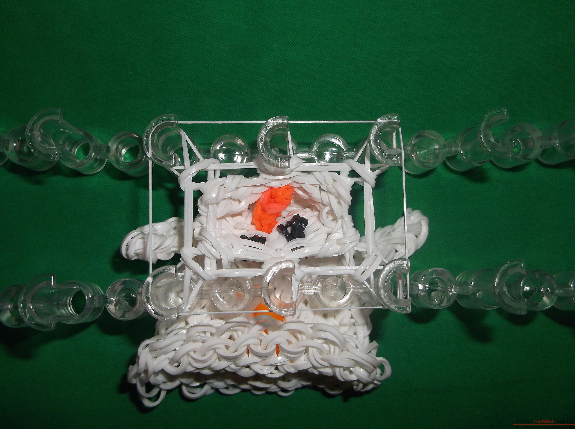 Фото к уроку по плетению из резиночек снеговичка к новогодним праздникам. Фото №13