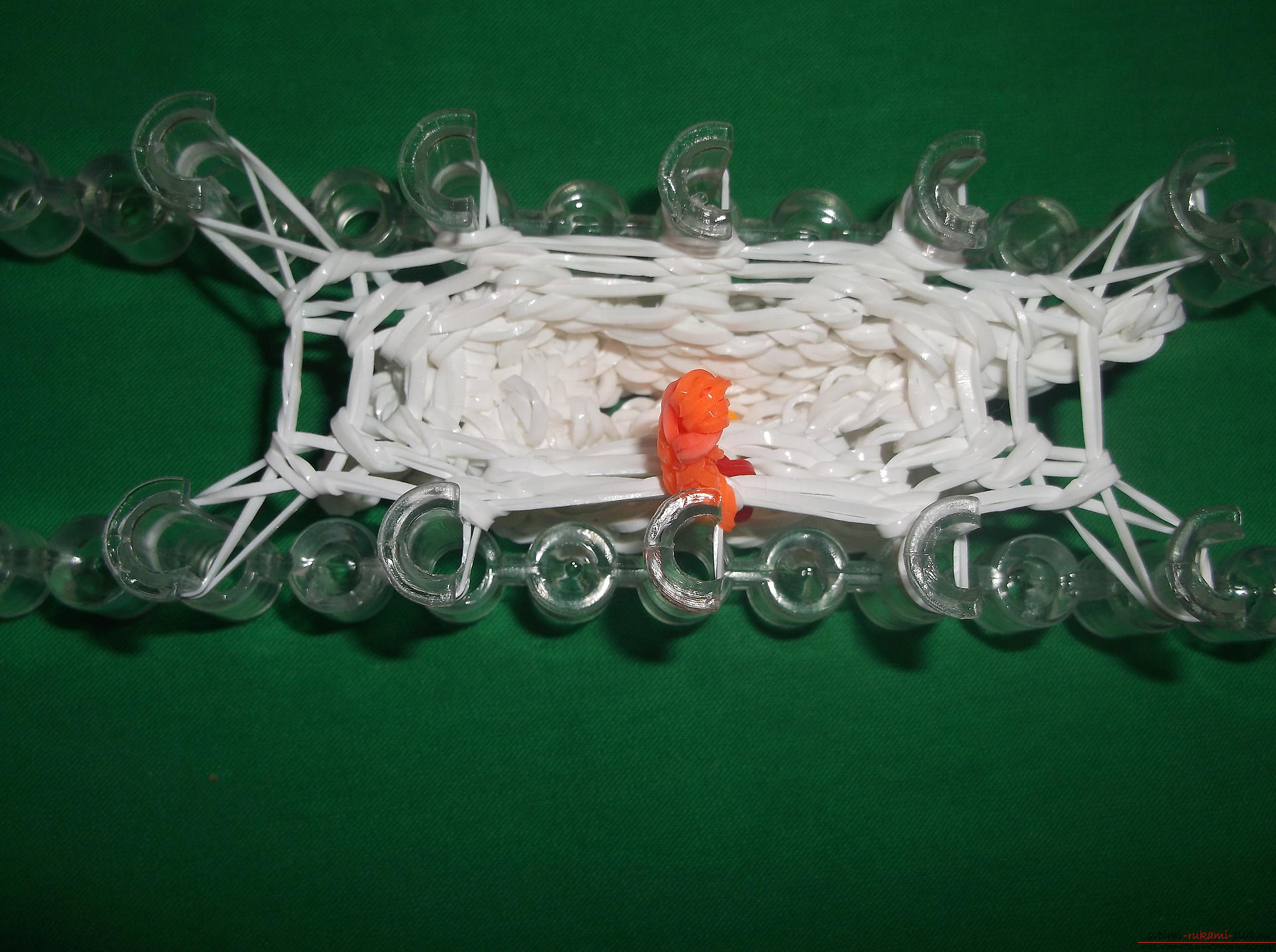 Фото к уроку по плетению из резиночек снеговичка к новогодним праздникам. Фото №10