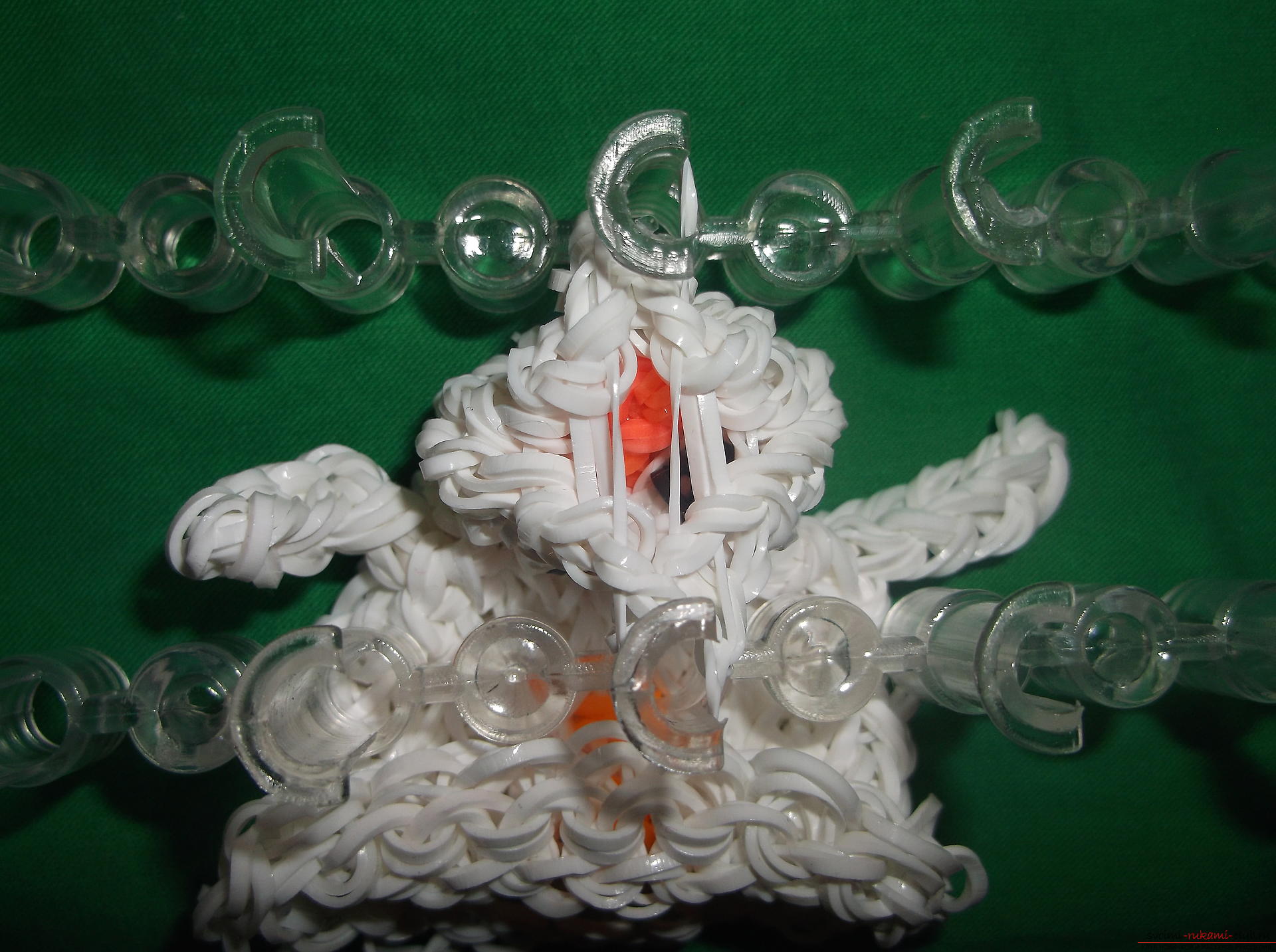 Фото к уроку по плетению из резиночек снеговичка к новогодним праздникам. Фото №14