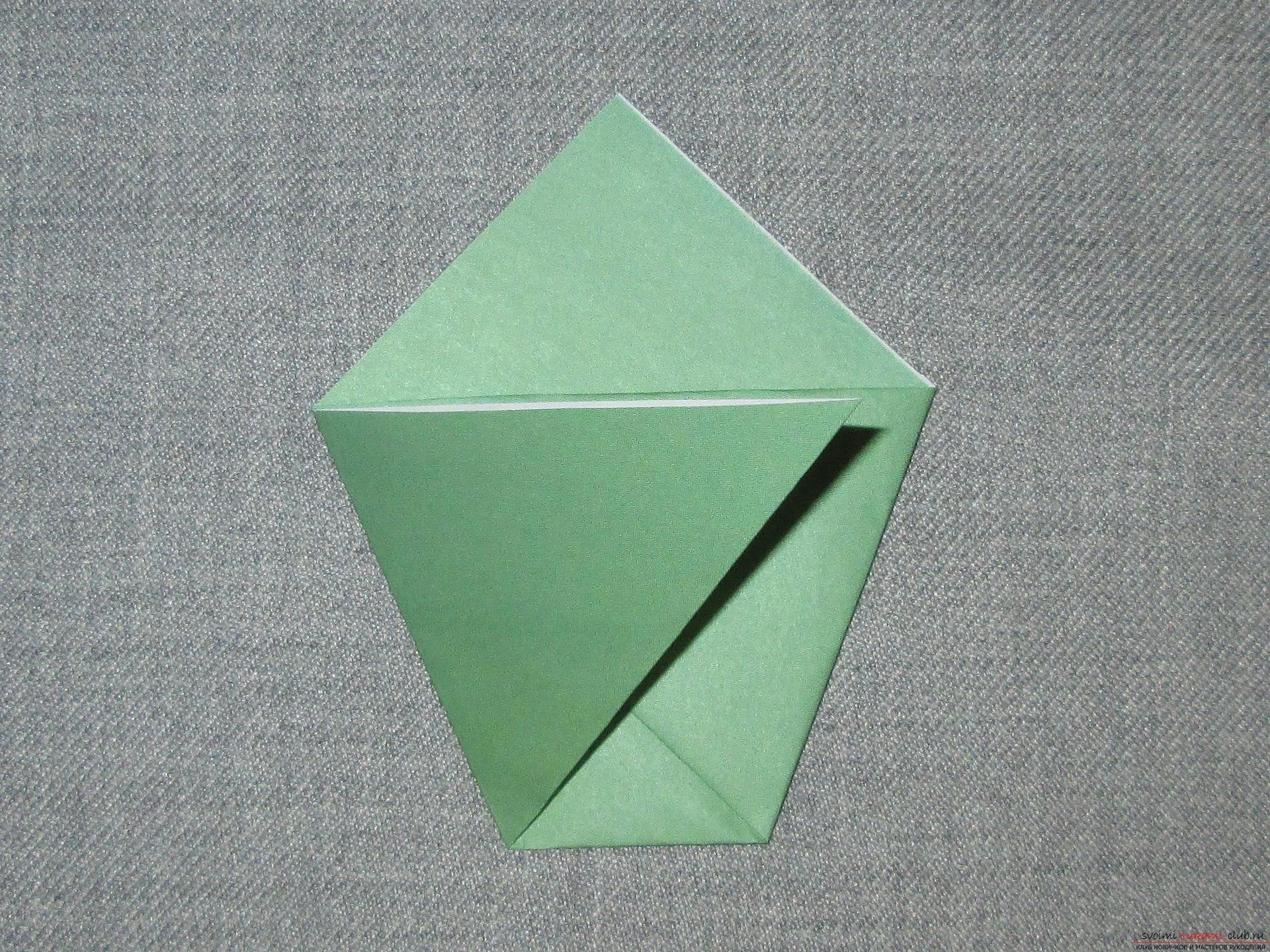 Этот подробный мастер-класс оригами из бумаги для детей 4 лет научит как сделать своими руками стаканчик.. Фото №8