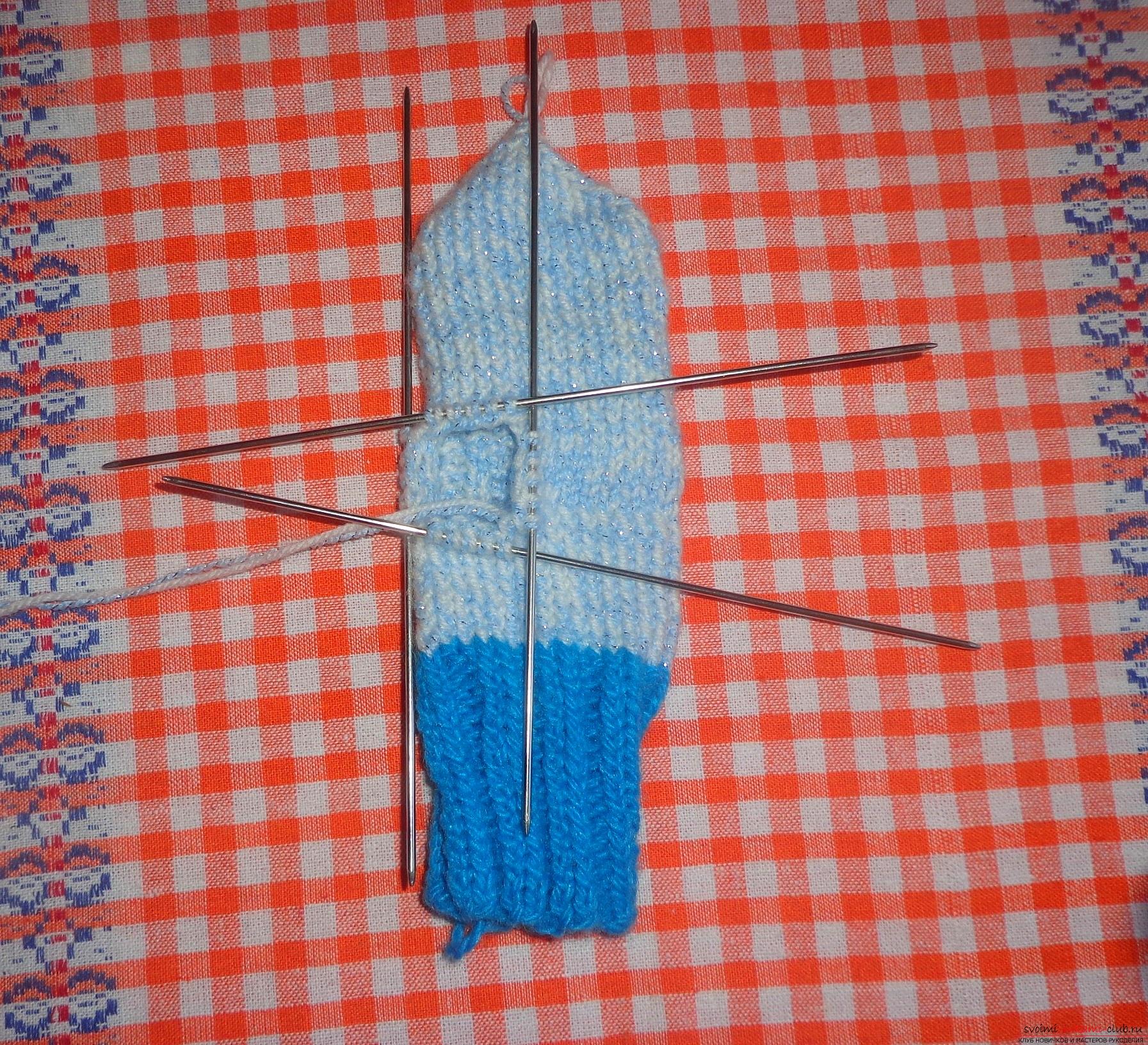 Фото к уроку по вязанию на спицах варежек 