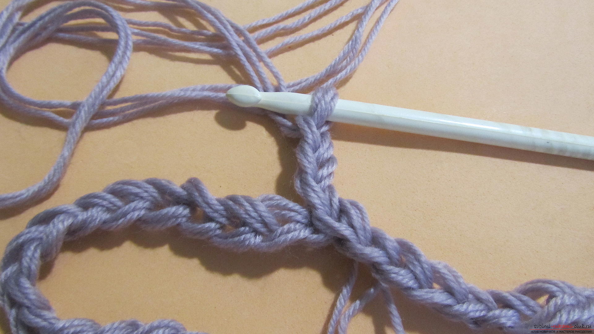 Этот подробный мастер-класс с фото содержит схемы вязания крючком снуда.. Фото №4